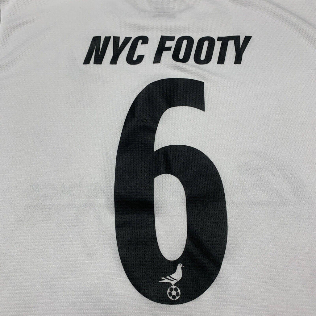 Camiseta de fútbol Umbro NYC Footy para hombre, talla mediana, color blanco, poliéster, ropa deportiva