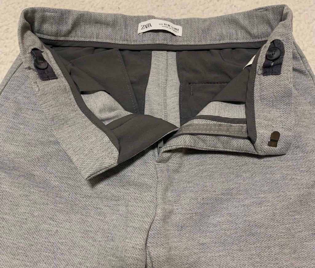 Pantalones rectos grises para niño Zara, talla 11-12, color pavo, ancho 24 x 25 L