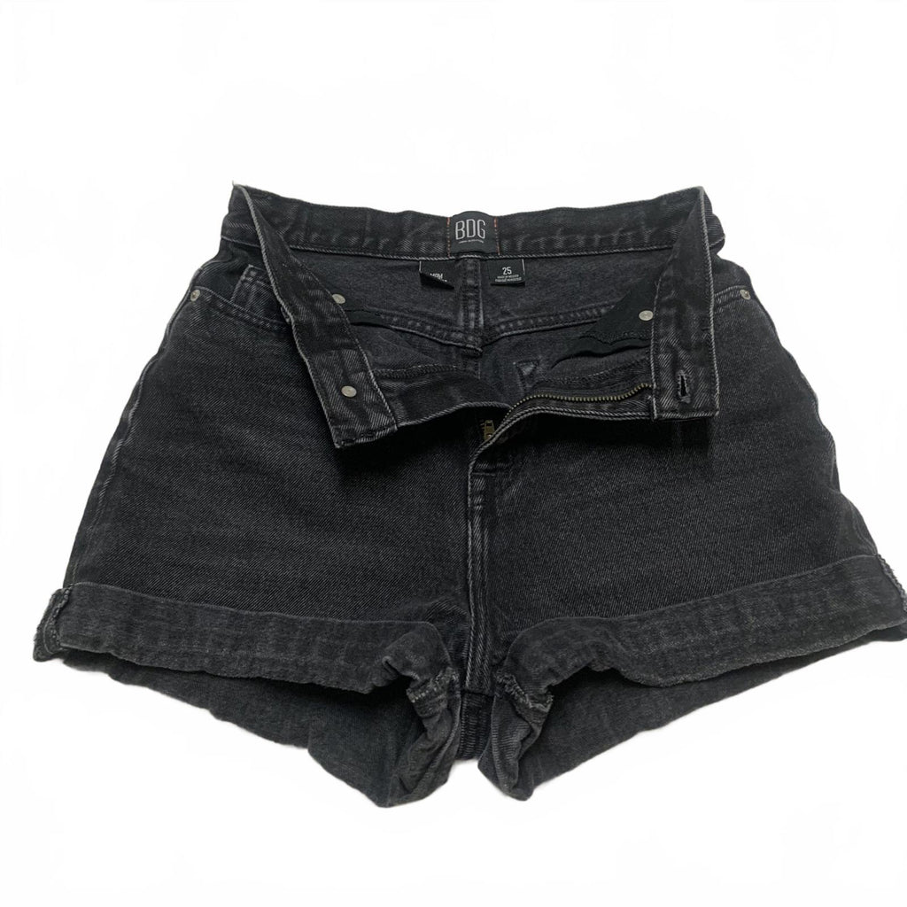 Shorts vaqueros Mom de tiro alto negros BDG para mujer, talla 25