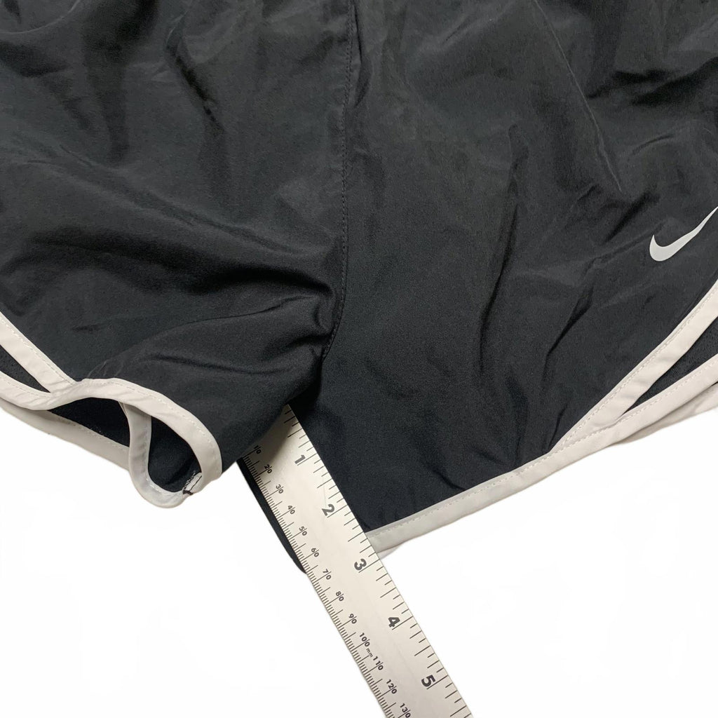 Pantalones cortos de running Nike Dri Fit para mujer, talla pequeña, ribete blanco y negro