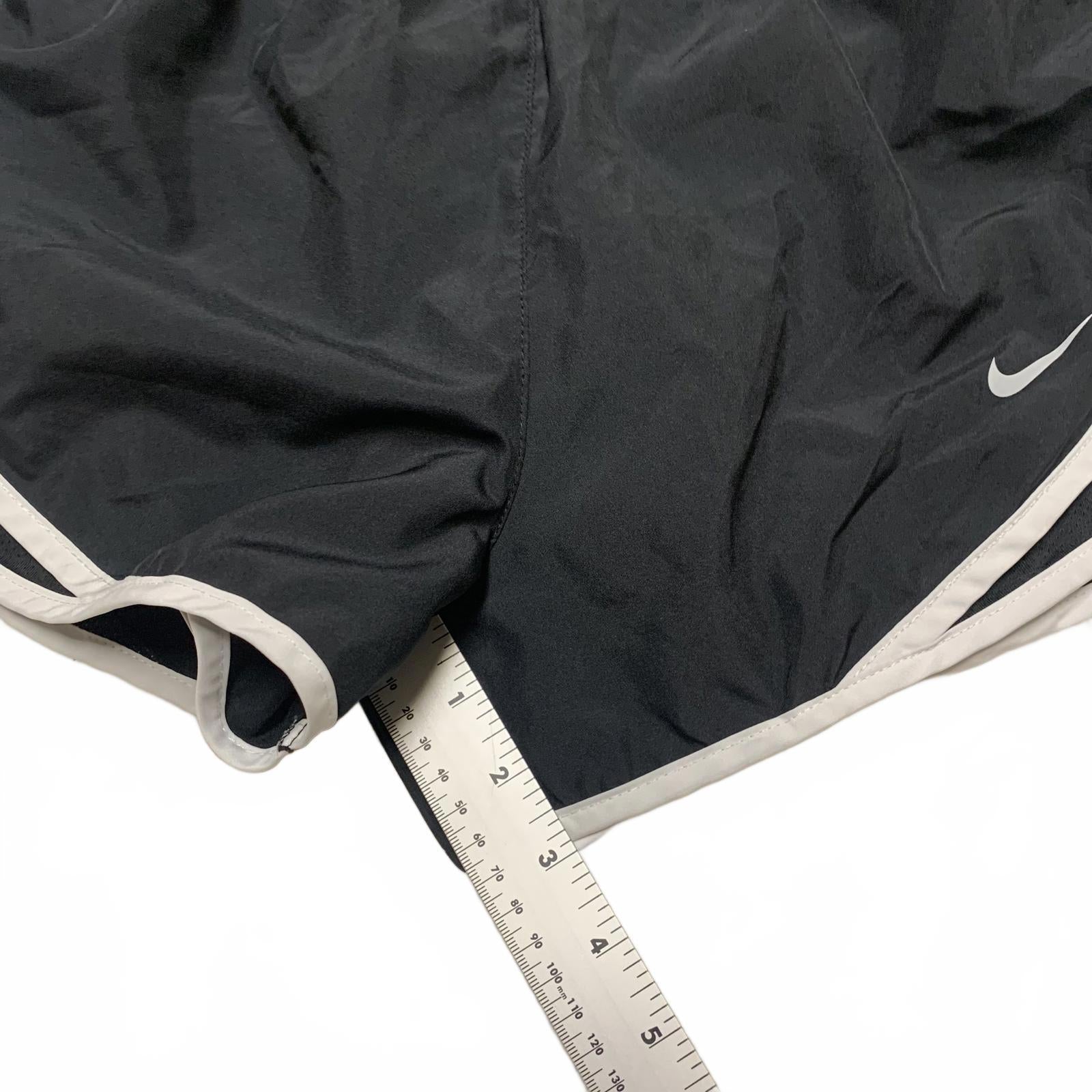 Pantalones cortos de running Nike Dri Fit para mujer, talla pequeña, ribete blanco y negro