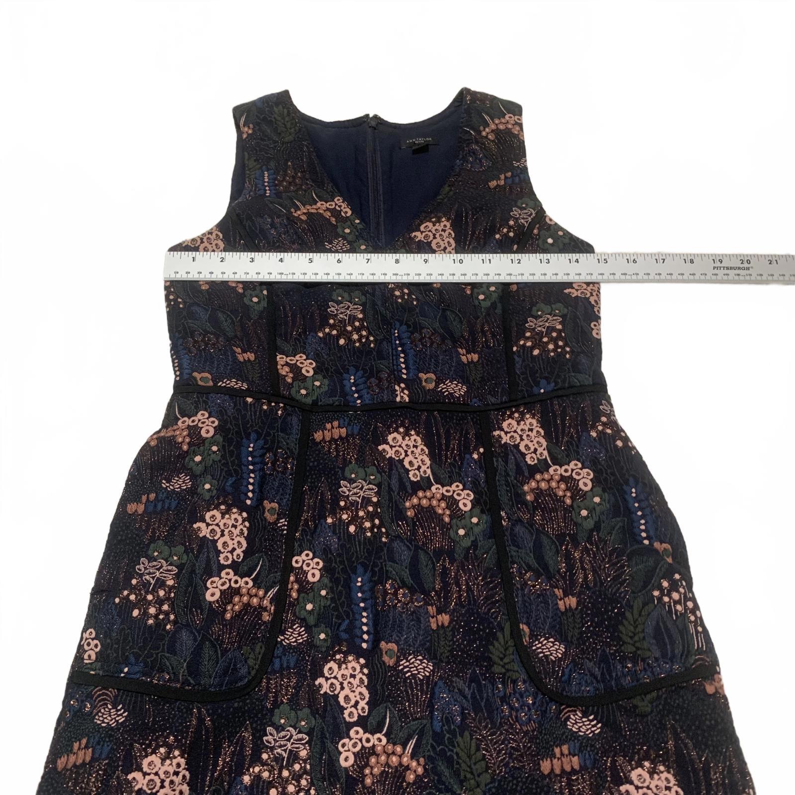 Vestido mini sin mangas con estampado floral negro de Ann Taylor Petite para mujer, talla 0P