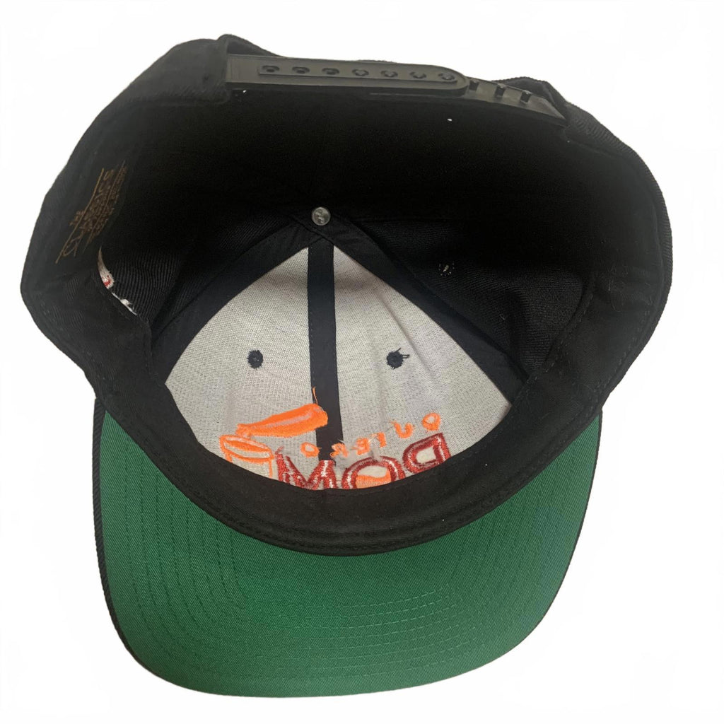 Gorra de béisbol clásica negra con cierre a presión y bordado naranja "Quiero Romi"