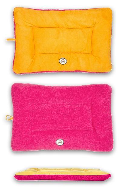 Colchoneta reversible para cama de perro Pet Life ® 'Eco-Paw', ecológica, reciclable y de diseño moderno, hecha de relleno de poliéster.